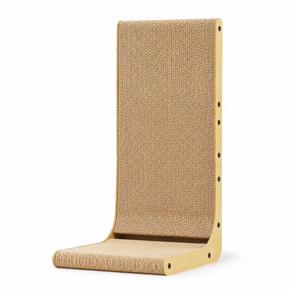 Griffoir en L pour chat en carton, 68 cm, montants bois clair, sur fond blanc